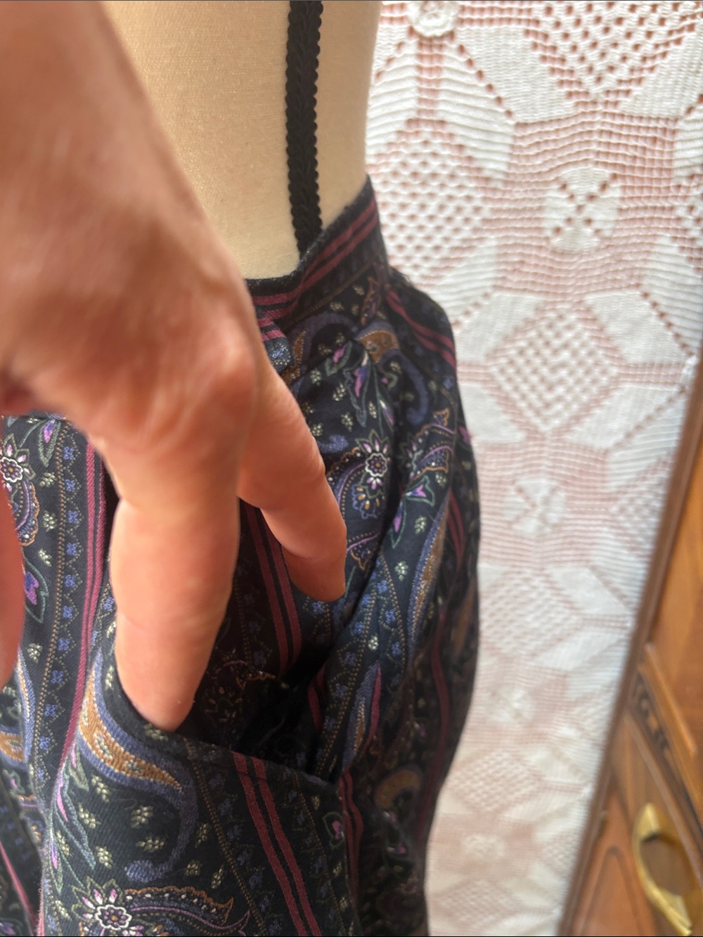 Vintage Paisley Pleated Midi Skirt Sz XS - Picture 11 of 14